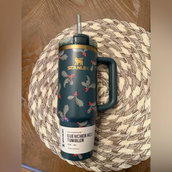 Stanley 30oz holiday botanicals tumbler NWT - Picture 2 of 4